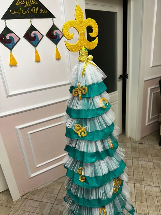 Продам елку ручной работы