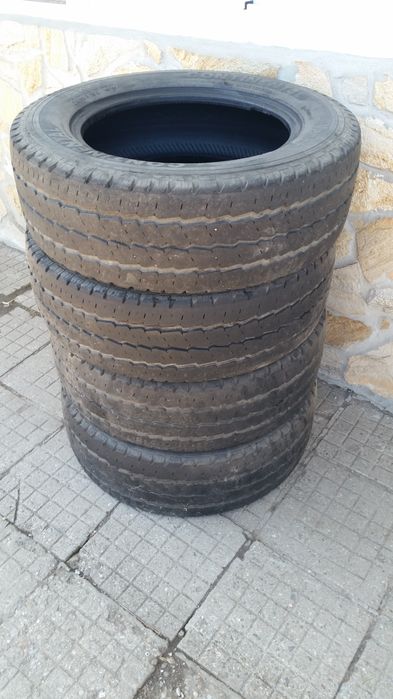 Гуми Continental. 215/65 R16 C. 4 броя