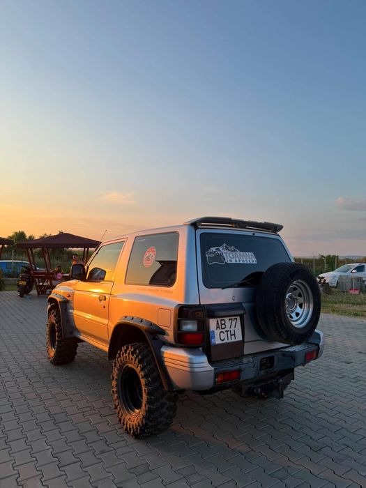 Se vinde Mitsubishi Pajero MK2, an fabricație 2003.