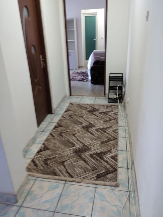 Vând apartament cu 3 camere semi-decomandat în Țăndărei, Ialomița.