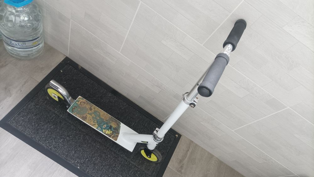 Продавам детска тротинетка оксело