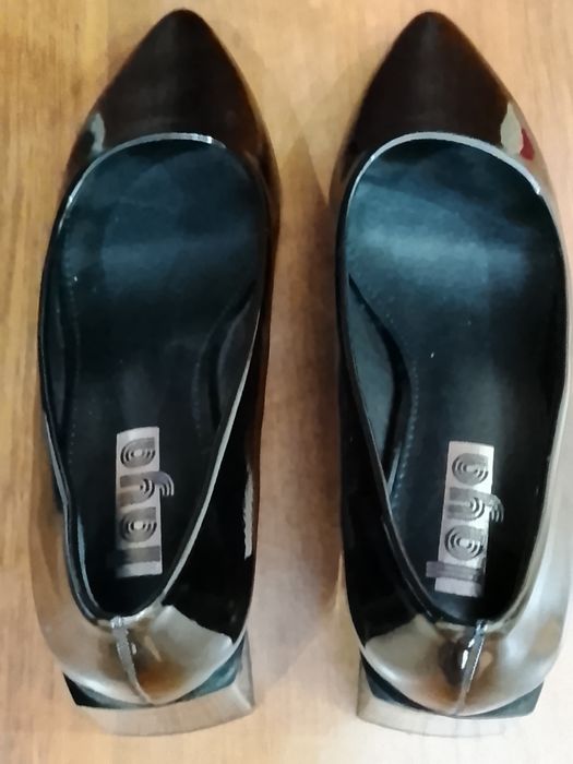 Продам новые туфли