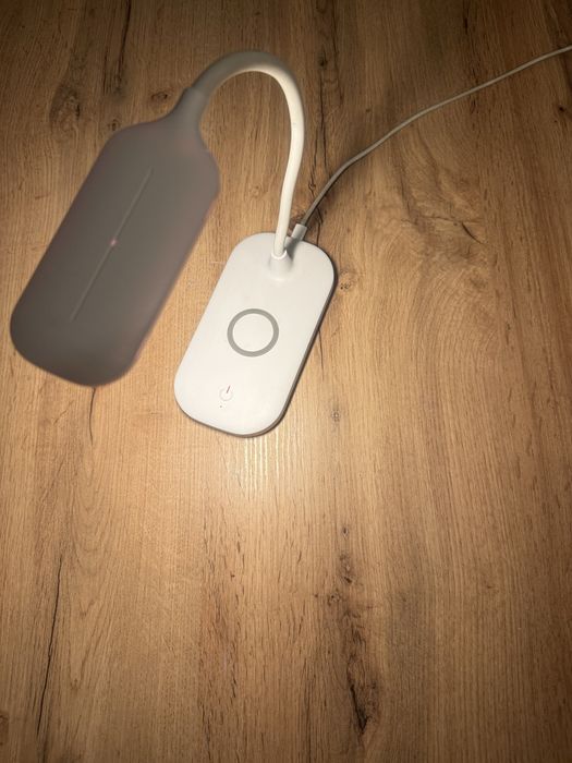 Lampă de birou Huawei cu încărcător wireless încorporat