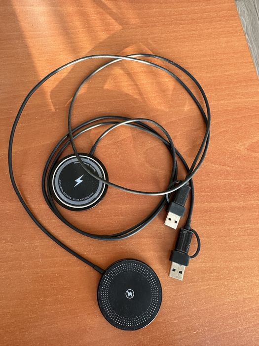 Безжично зарядно за мобилни телефони