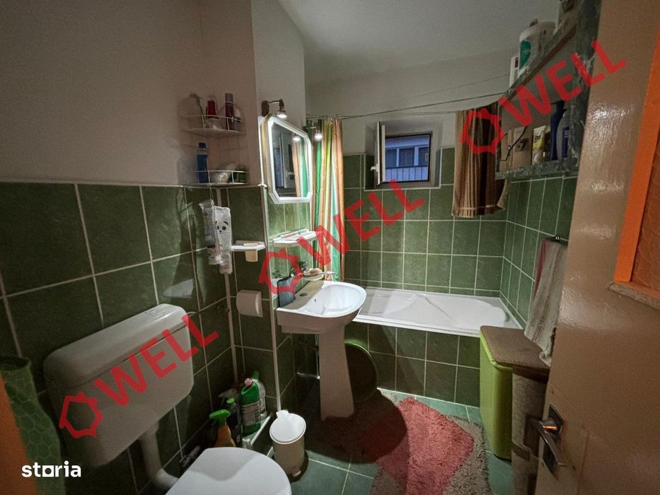 Apartament cu 3 camere de vânzare pe strada Cernatului!