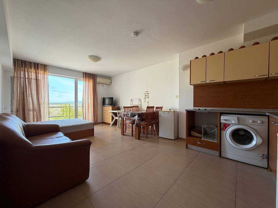 Продава се Двустаен апартамент в к.к. Слънчев бряг - 66 кв.м за 1135 €/кв.м - Снимка #1