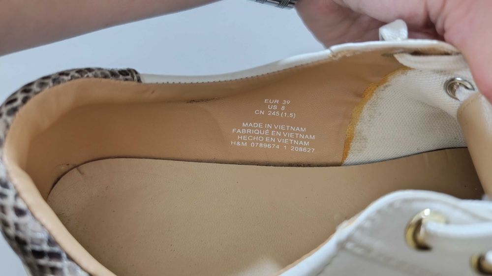 Pantofi damă H&M alb cu auriu, mărime 39, stare foarte bună