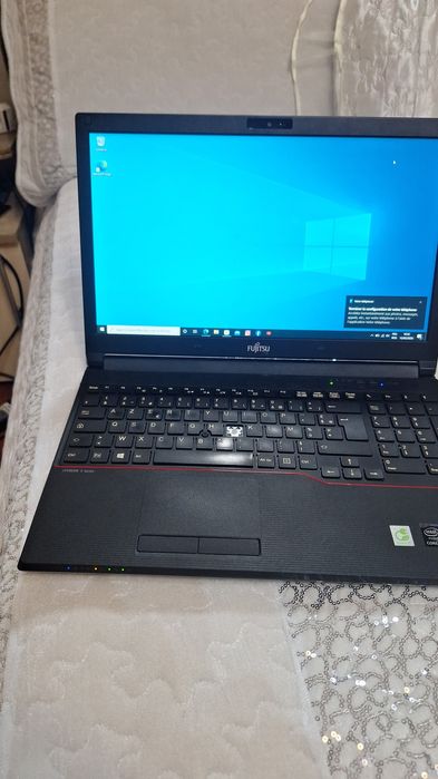 Vând laptop Fujitsu, modelul E556.