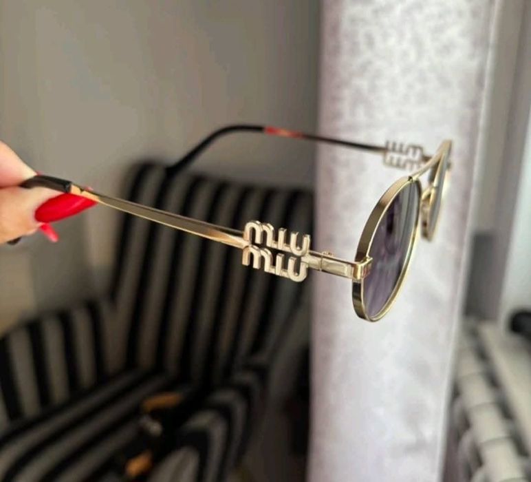 Ochelari de Soare Miu-Miu Luxury Edition UV400 Accesorizati cu Lant