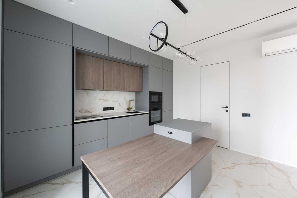 Дава се под наем Двустаен апартамент в София, Център - 65 кв.м за 484.5 € - Снимка #2