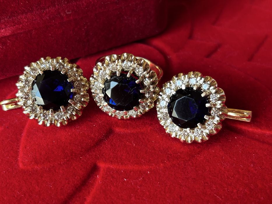 Бриллиантовый набор с сапфирами