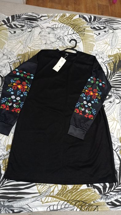 Продам новое платье женское