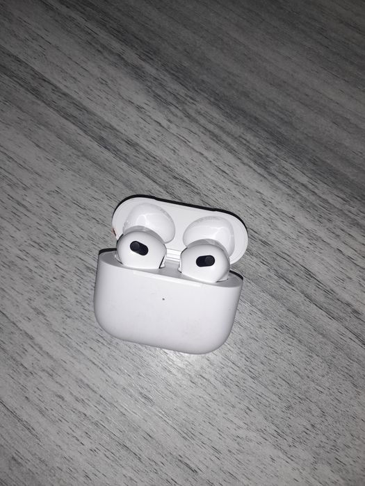 Airpods, kafolat: 6oy