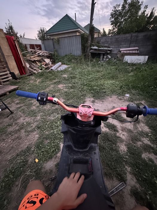 М8 про нормальном перед есть пласик