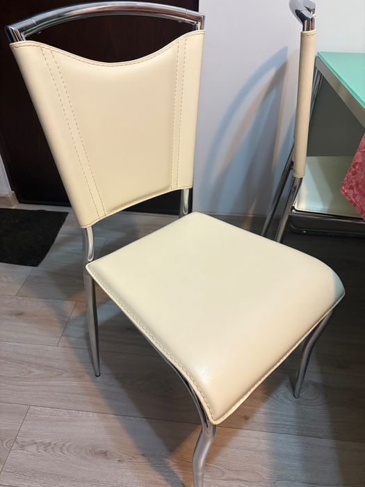 Set Masa + scaune cu picioare din inox