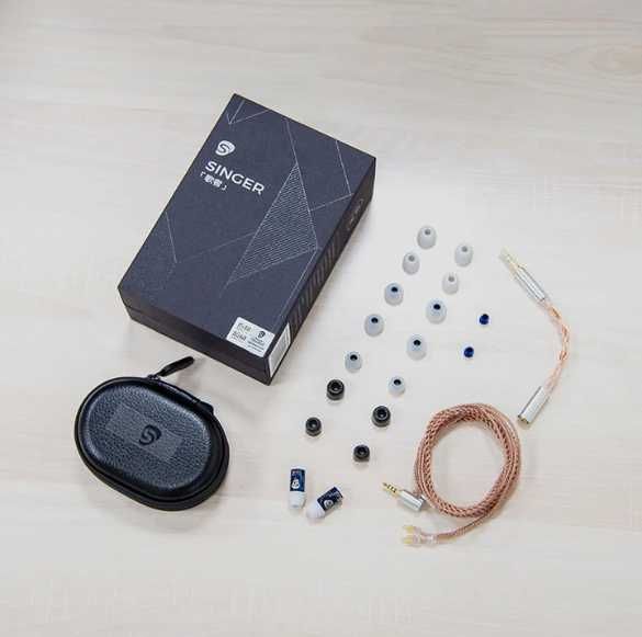 Vand Casti cu fir LETSHUOER  SINGER noI sigilatI in cutie