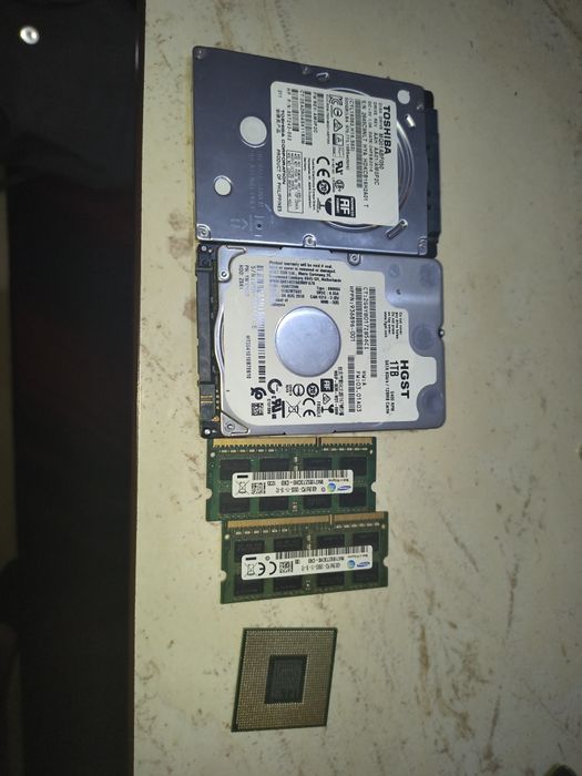 Hard disk plăcute RAM și procesor i7