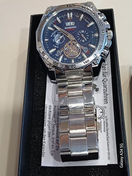 Продавам Чисто нов ВОДОУСТОЙЧИВ Мъжки ръчен часовник със светещ голям.