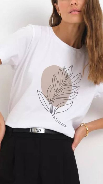 Продажа оптом женских футболок . Оптом . На развес