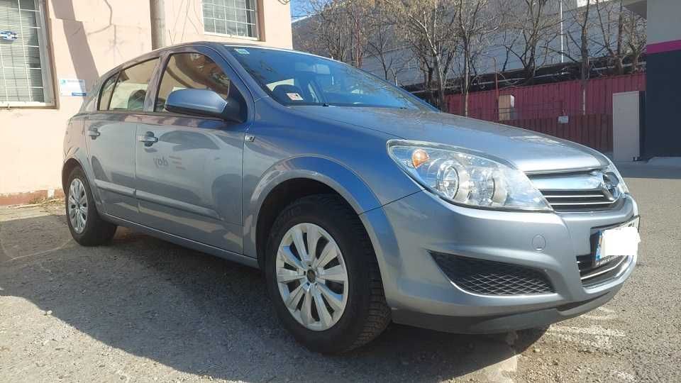 OPEL ASTRA H echipare Enjoy, fabricatie 2008, Motor benzina 1.4 singurul proprietar, km Reali 92.000