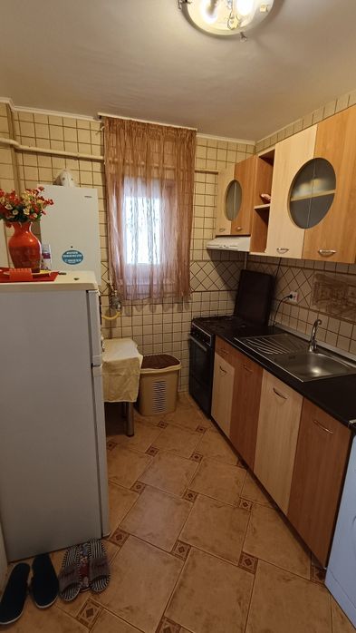 Inchiriez apartament