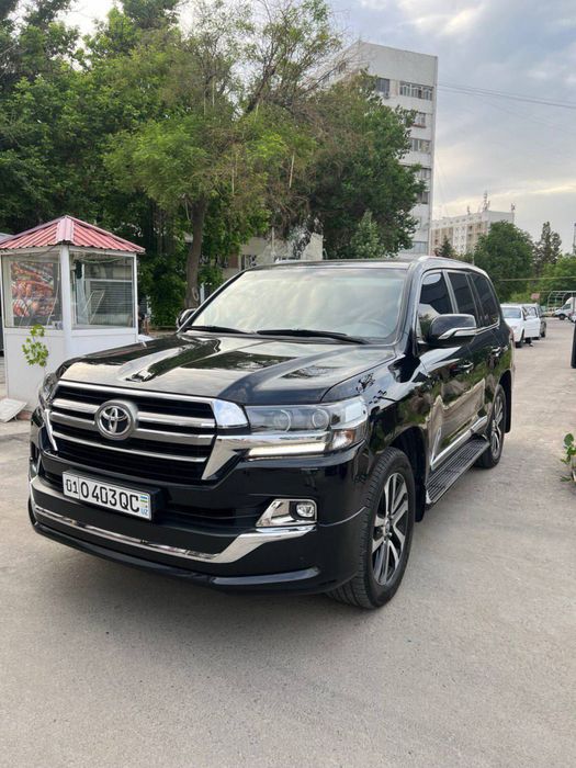 машины в ассортимента!!! Ролс Ройс Мерседес бенз Тойота