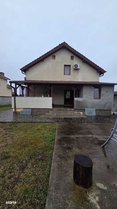 Casa P+M la intrare in Martinesti