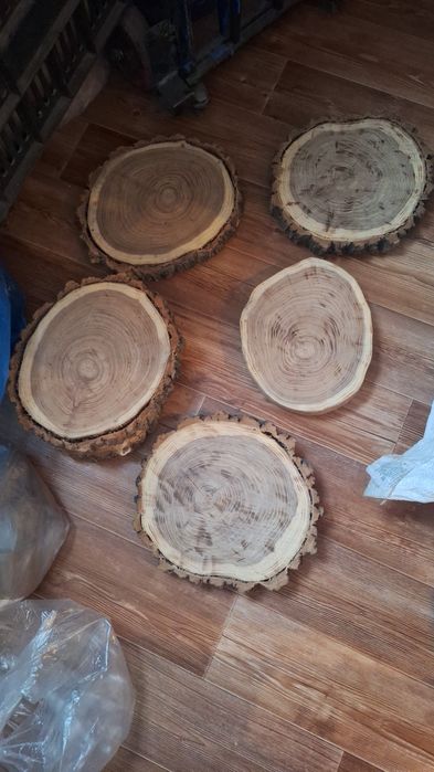 Спилы и столешницы карагача