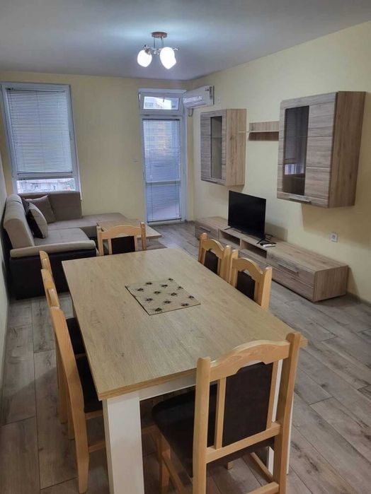 Тристаен Апартамент в Съдийски