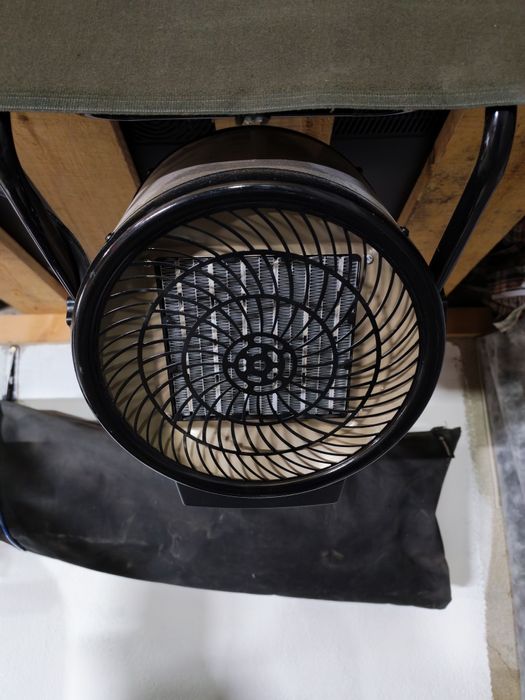 Продам электрический тепловентилятор