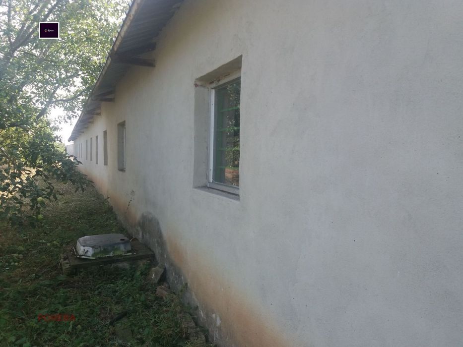 Склад в Варна, област-с.Левски площ 874 цена 184900