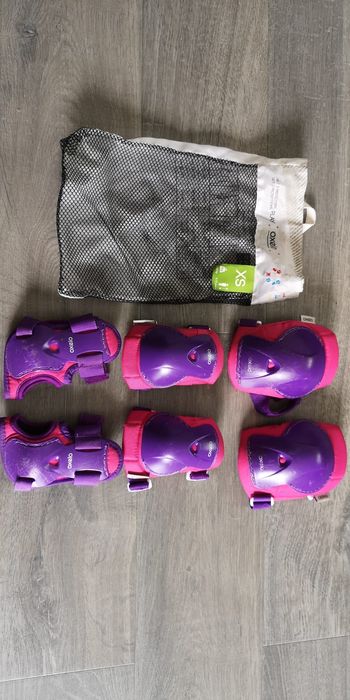 Casca de protecție, genunchiere, cotiere si palmare de protectie