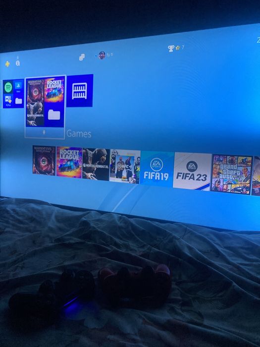 Продам или обмен пс4 слим