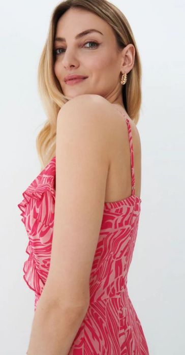 Розова рокля Mohito