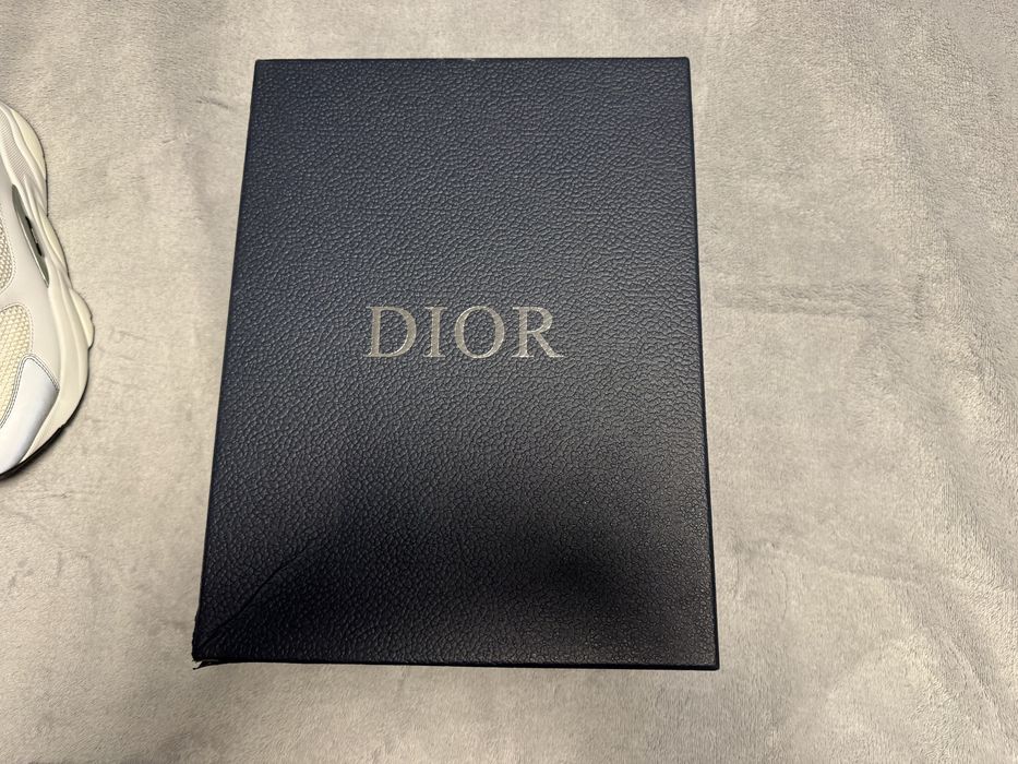 Dior B22 white 44