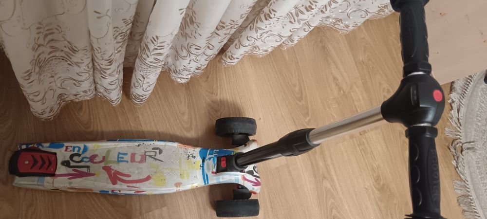 Продам Самокат Scooter