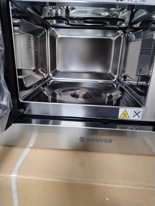 Чисто нова Микровълнова за вграждане Hoover с грил 20л