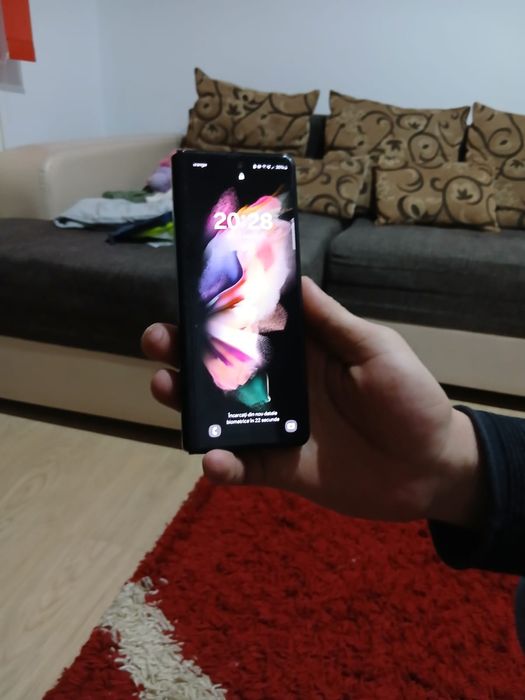 Vând Samsung galaxy  z fold 3
