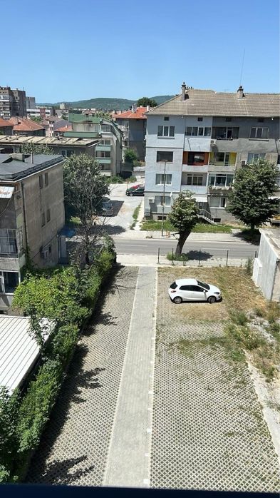 Дава се под наем Двустаен апартамент в Търговище, Център - 68 кв.м за 357 € - Снимка #2