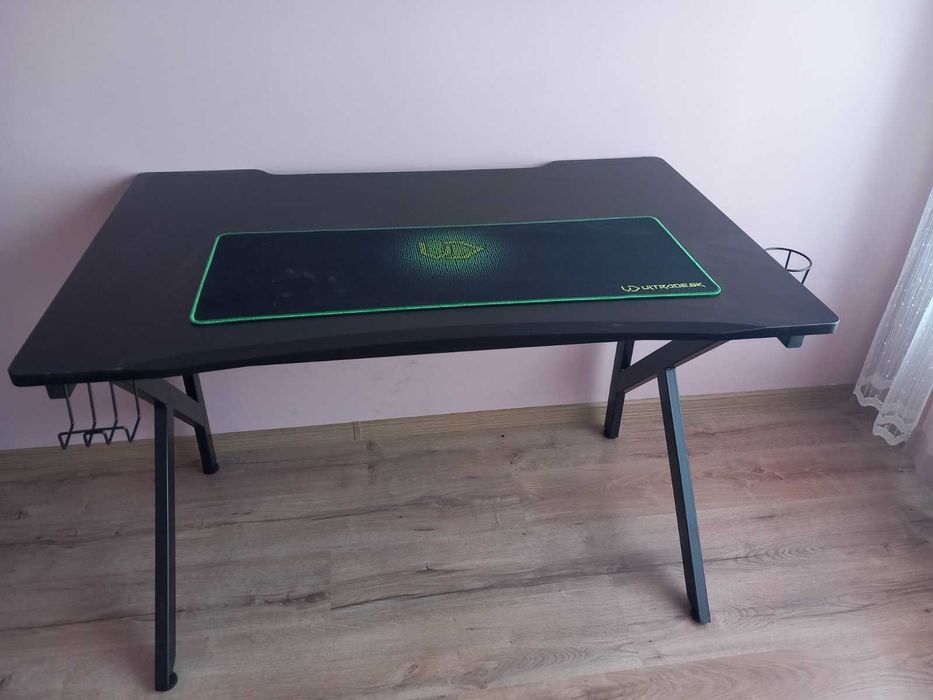 Офис Обзавеждане -бюра 3 броя