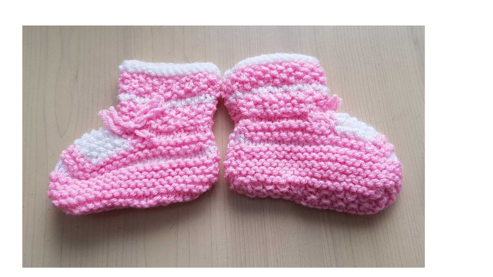 Продавам ръчно плетени бебешки терлици