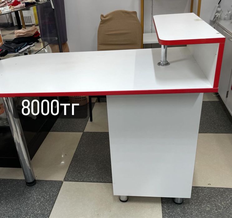 Стол можно как и маникюрный