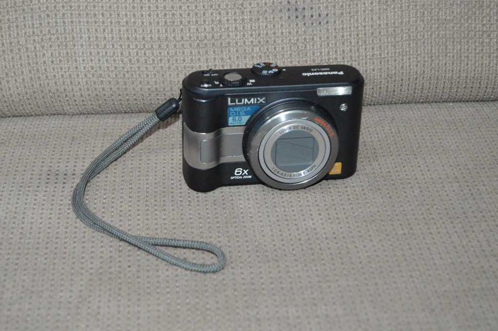 Aparat Foto Digital Panasonic Lumix DMC-LZ5 – 6.0 MP, Zoom Optic 6x, Stabilizare Mega O.I.S., Baterii AA