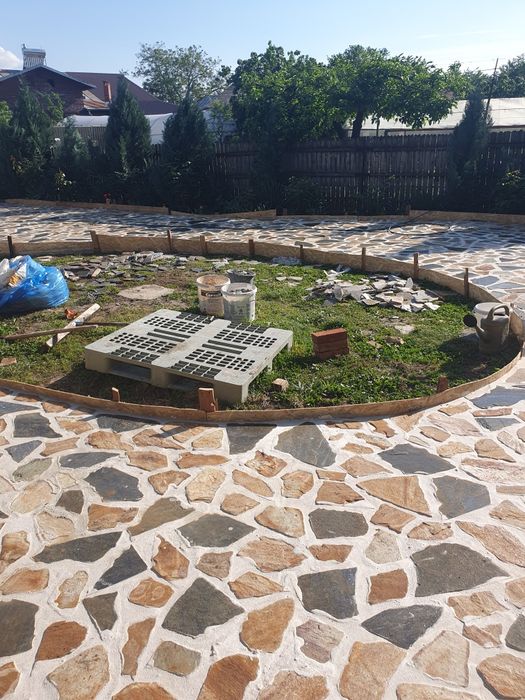 Pavaj din piatra naturala poligonala