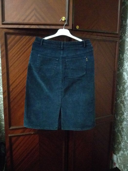 Юбка мелкий вилвет  синего  цвета  с узором  состояние как  новое