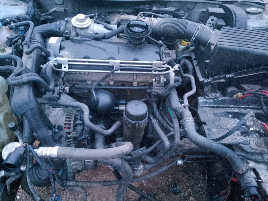 Vând motor complet de marcă golf patru foarte antretinut
