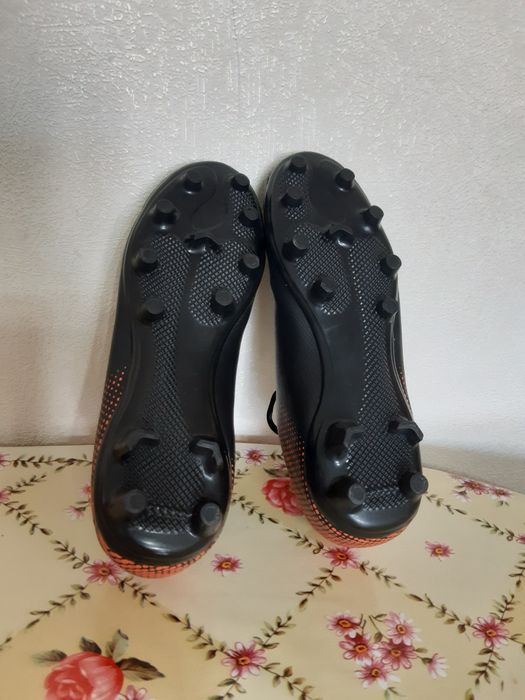 Продам новые бутсы