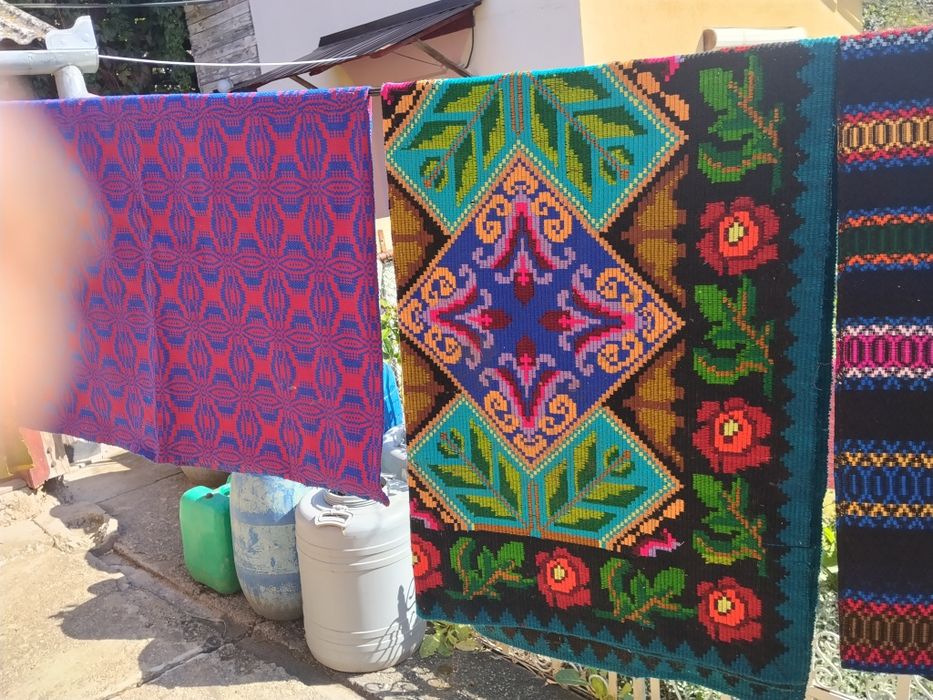 Cuverturi și preșuri tărănești