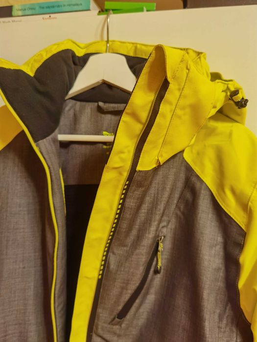 Geaca iarna/ski Crivit, groasa, impermeabila, marimea S, noua