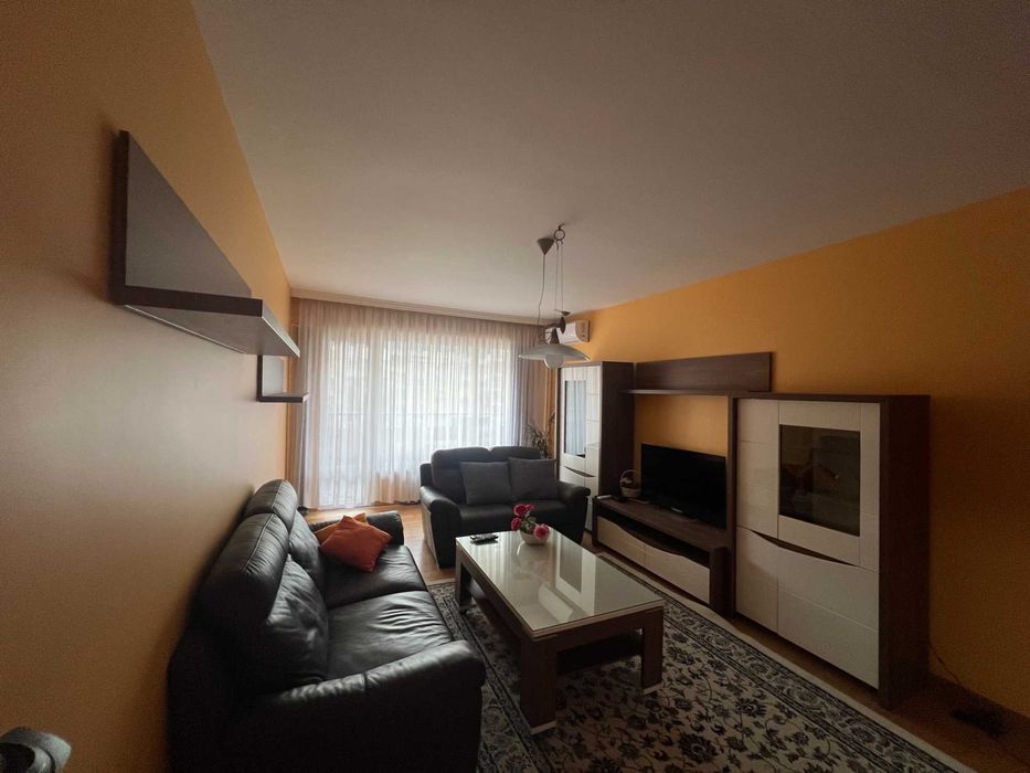 Двустаен апартамент за продажба в кв. Дружба 1, до Фантастико